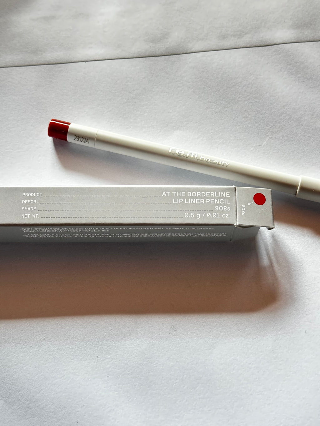 Lápiz delineador de labios R.E.M. Beauty