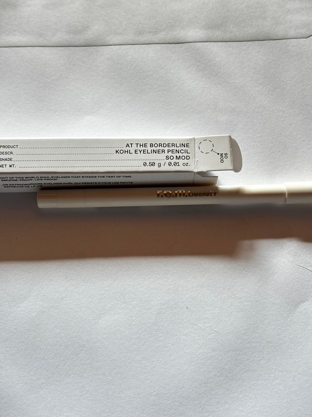 Delineador de ojos R.E.M. Beauty