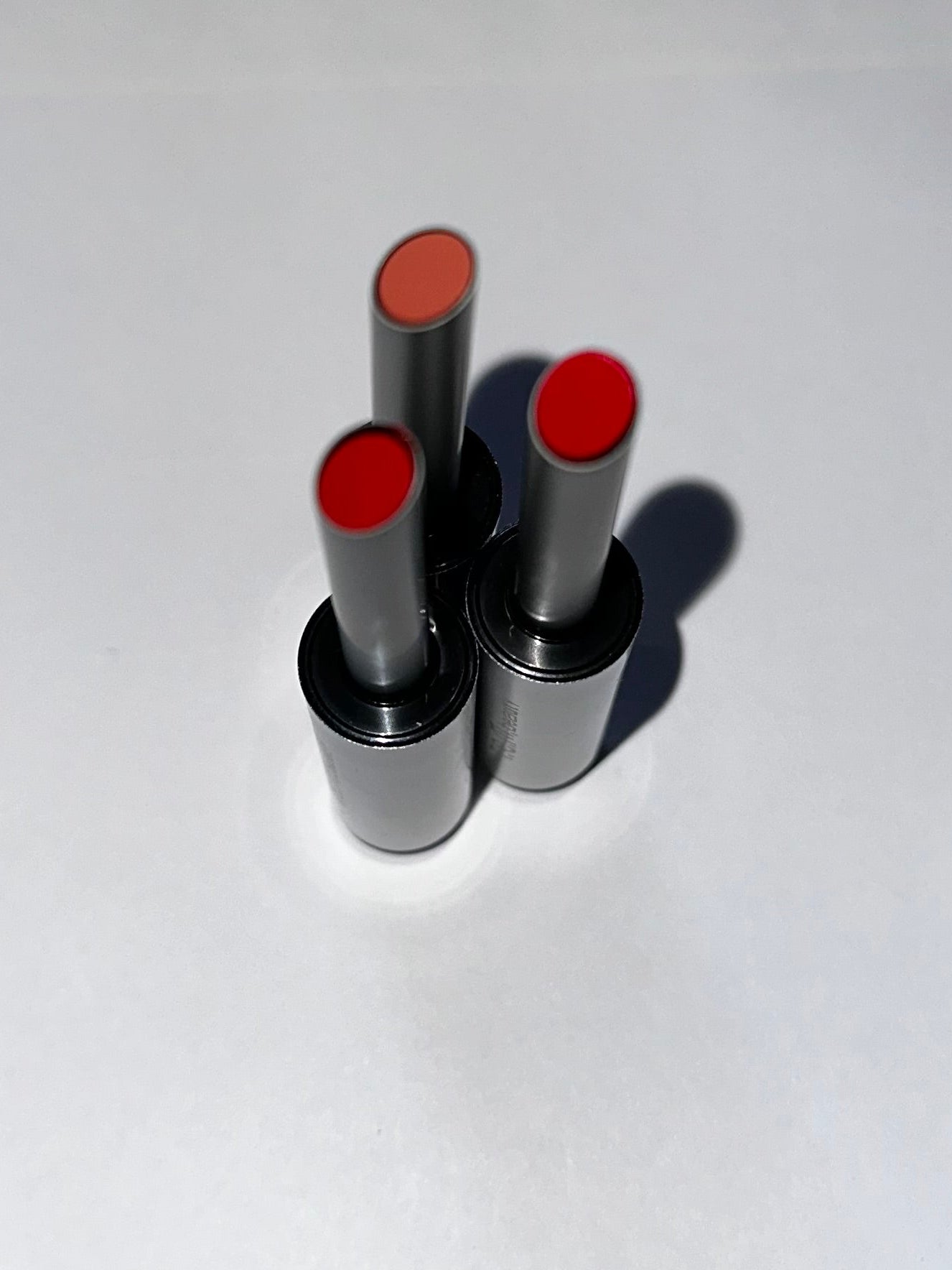 Labial R.E.M. Beauty (On Your Collar Classic Lipstick)