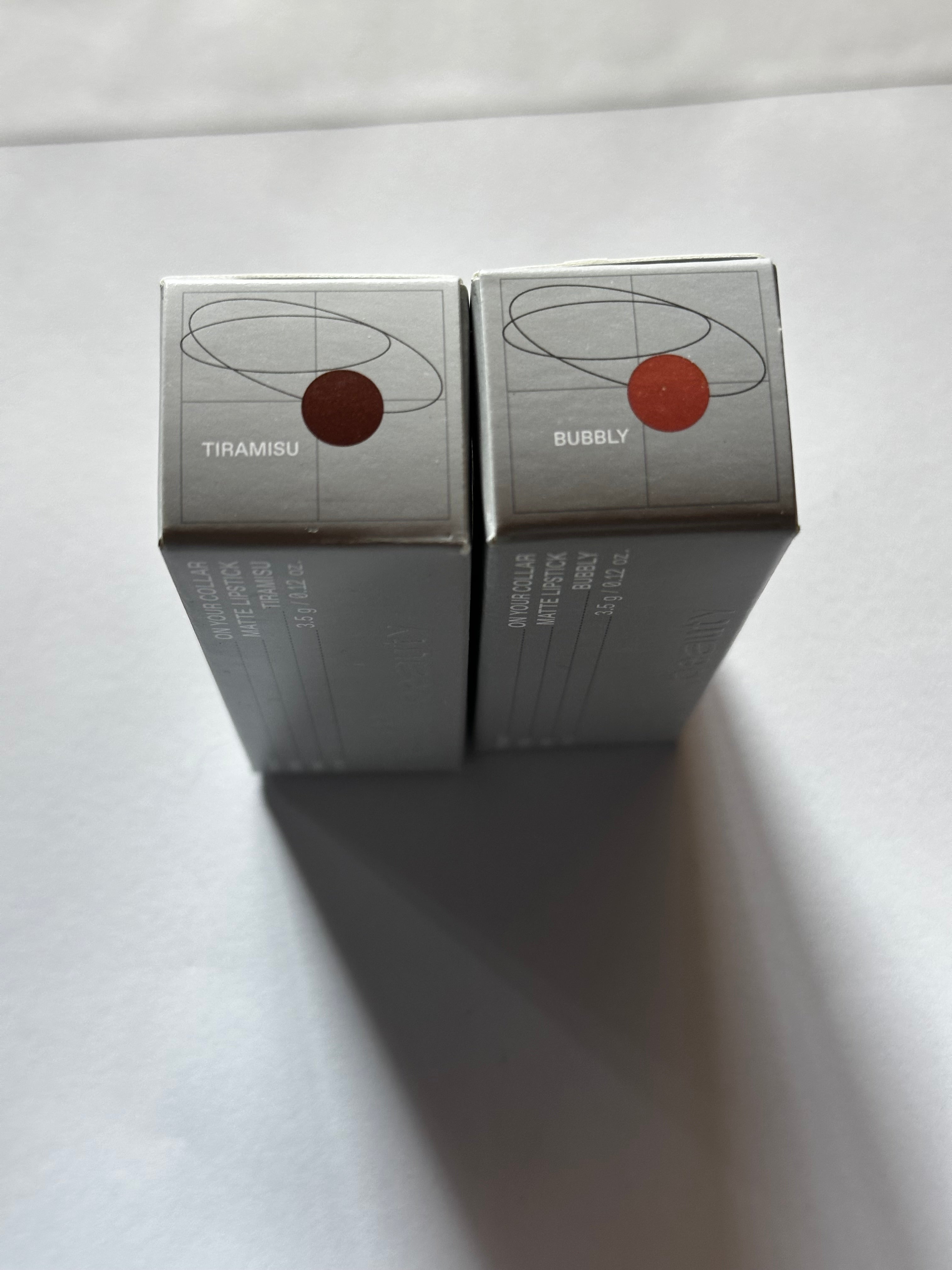 Labial Matte R.E.M. Beauty (On Your Collar Classic Lipstick)