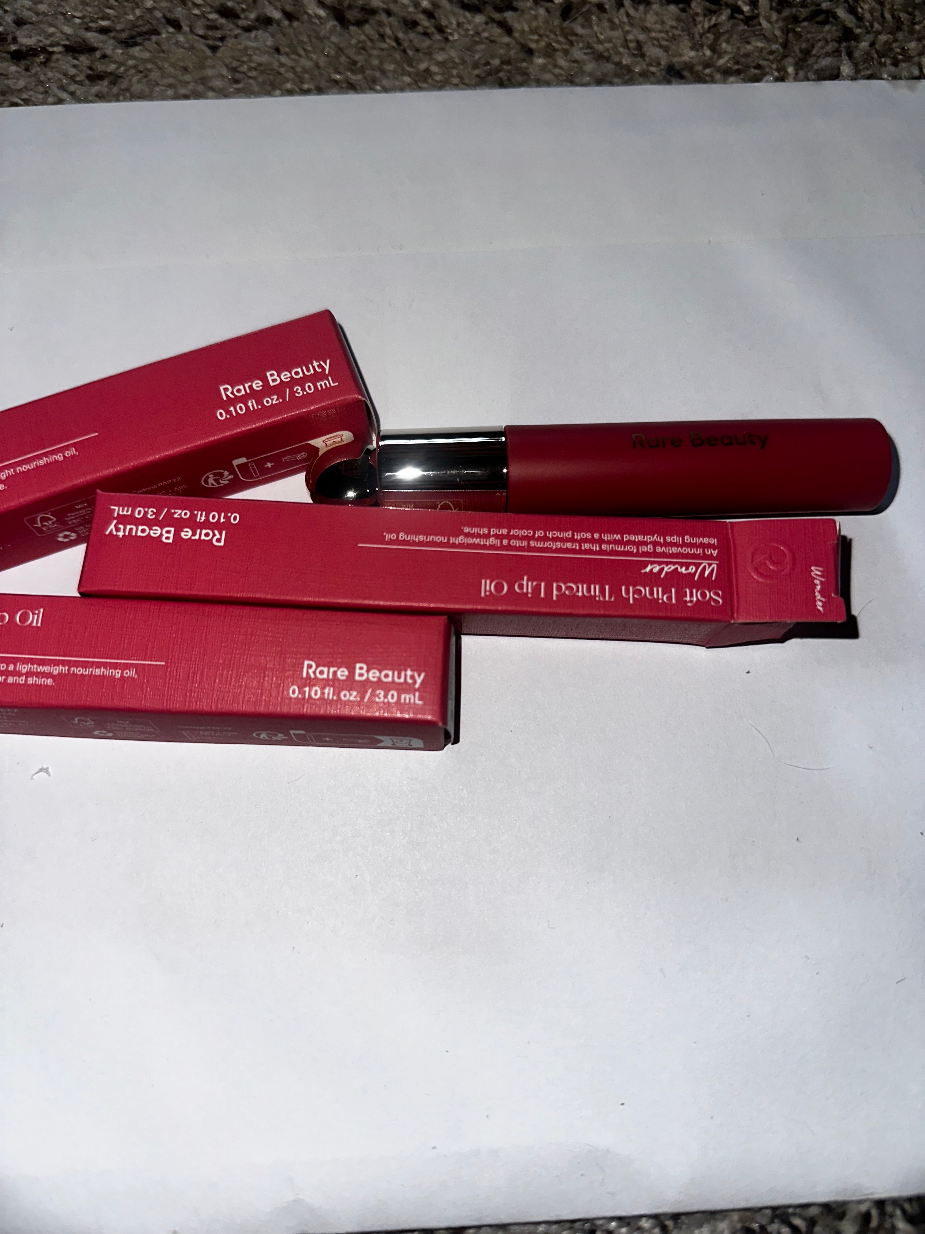 Aceite labial Rare Beauty